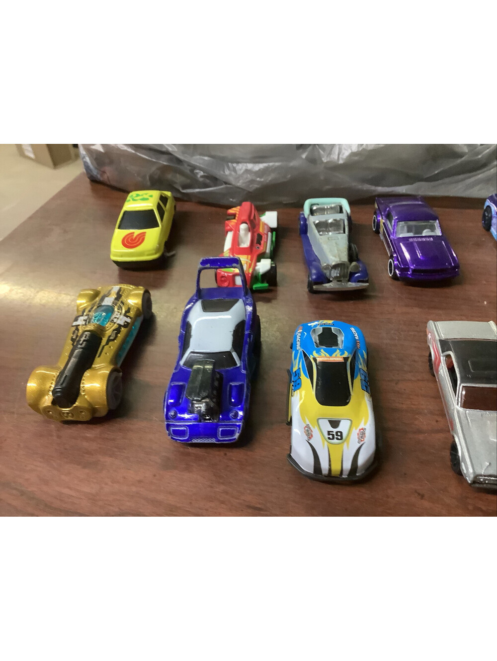 Vintage Lot Of 12 Assorted Toy Cars Various Styles And Brands Hot Wheels - Picture 4 of 5